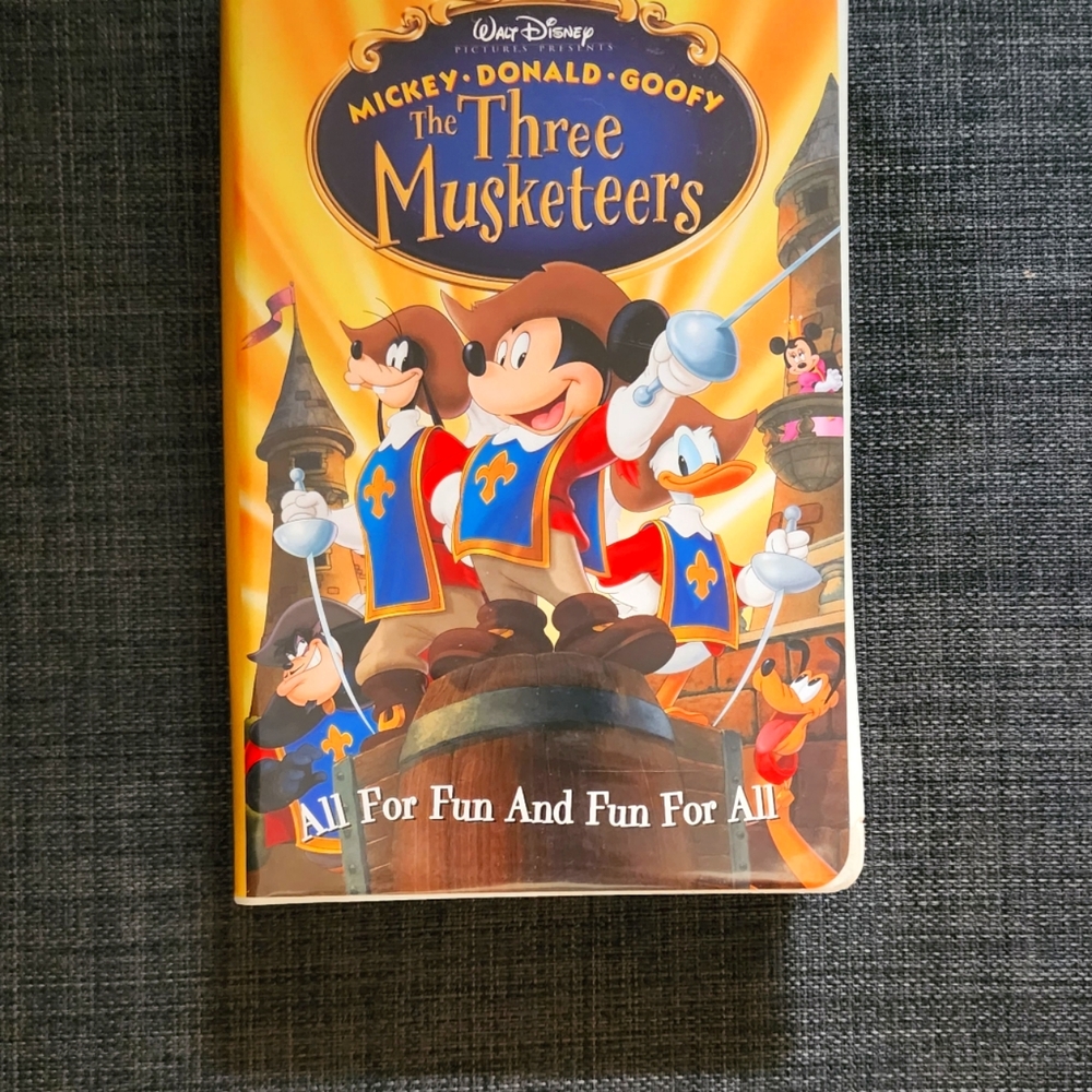 THE THREE MUSKETEERS ORIGINAL Disney VHS 2004
